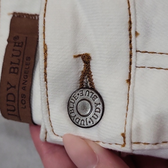 Judy Blue Cropped Bootcut Jeans - Picture 4 of 12